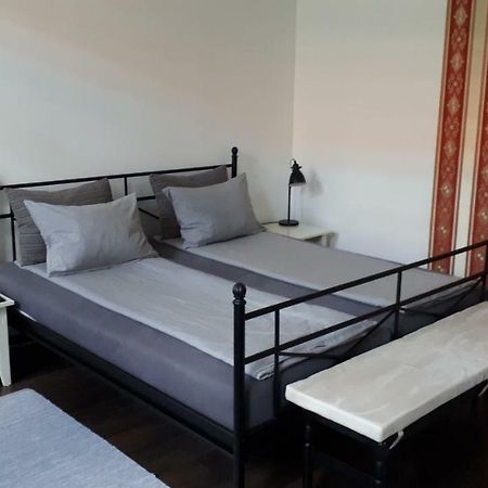 City Center Minimalist Apartment オラデア エクステリア 写真